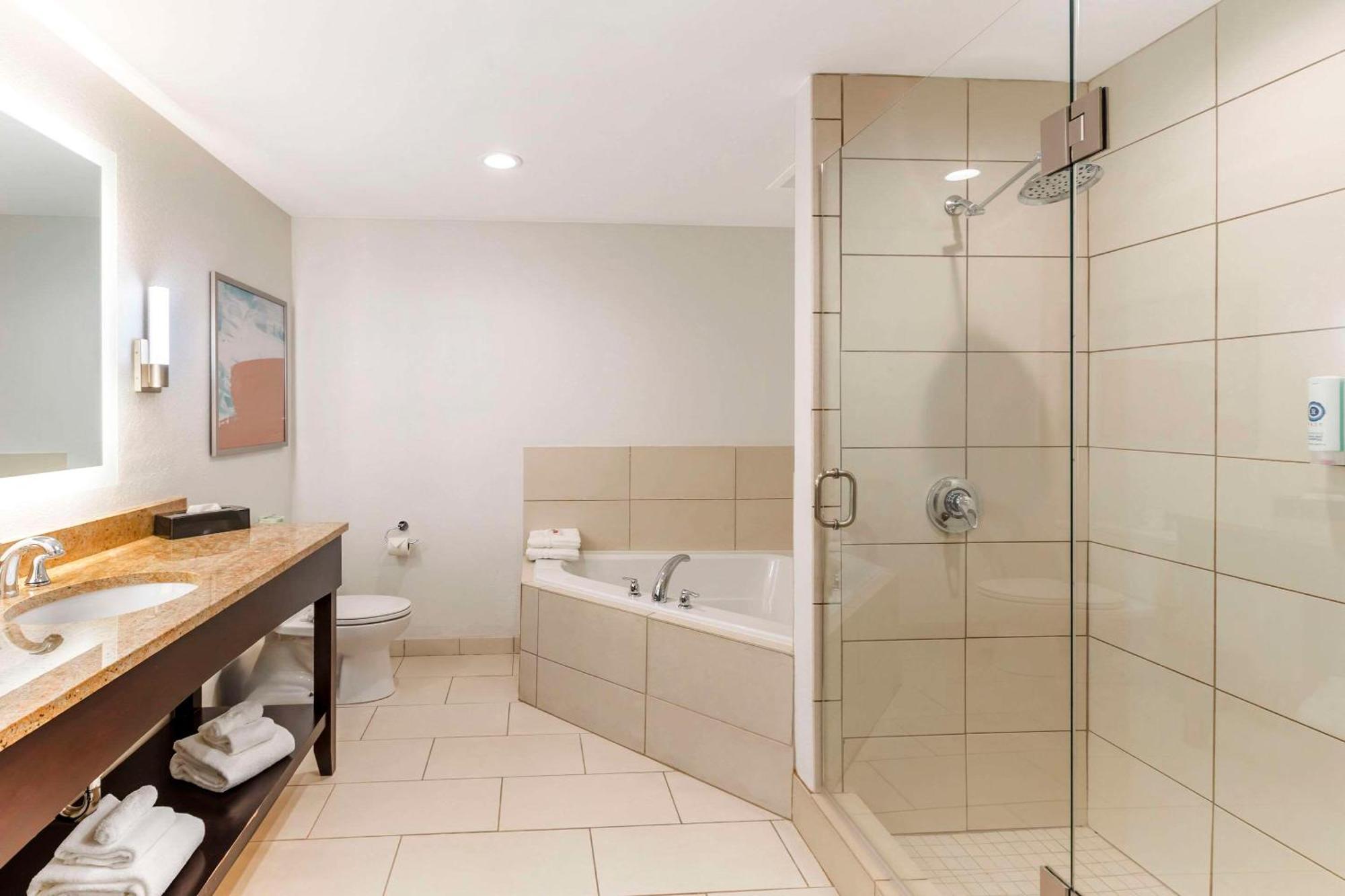 Comfort Inn & Suites Verona At Turning Stone Resort Casino Εξωτερικό φωτογραφία