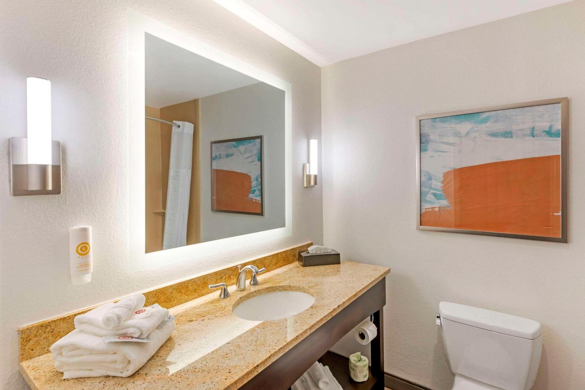 Comfort Inn & Suites Verona At Turning Stone Resort Casino Εξωτερικό φωτογραφία