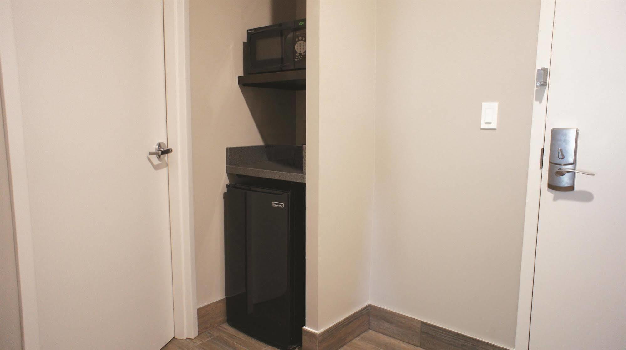 Comfort Inn & Suites Verona At Turning Stone Resort Casino Εξωτερικό φωτογραφία