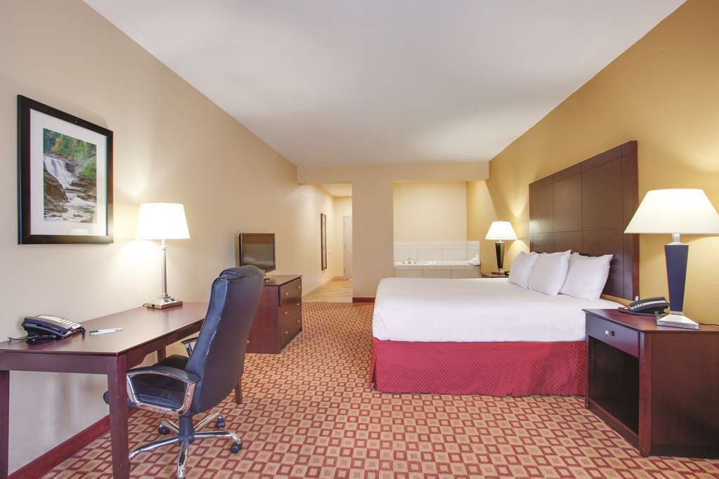 Comfort Inn & Suites Verona At Turning Stone Resort Casino Δωμάτιο φωτογραφία